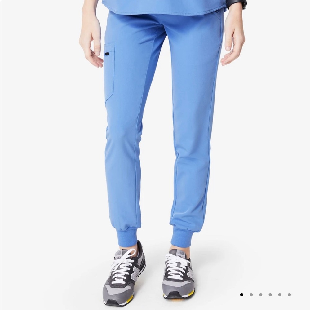 FIGS Medium Petite Ceil Clue Zamora joggers